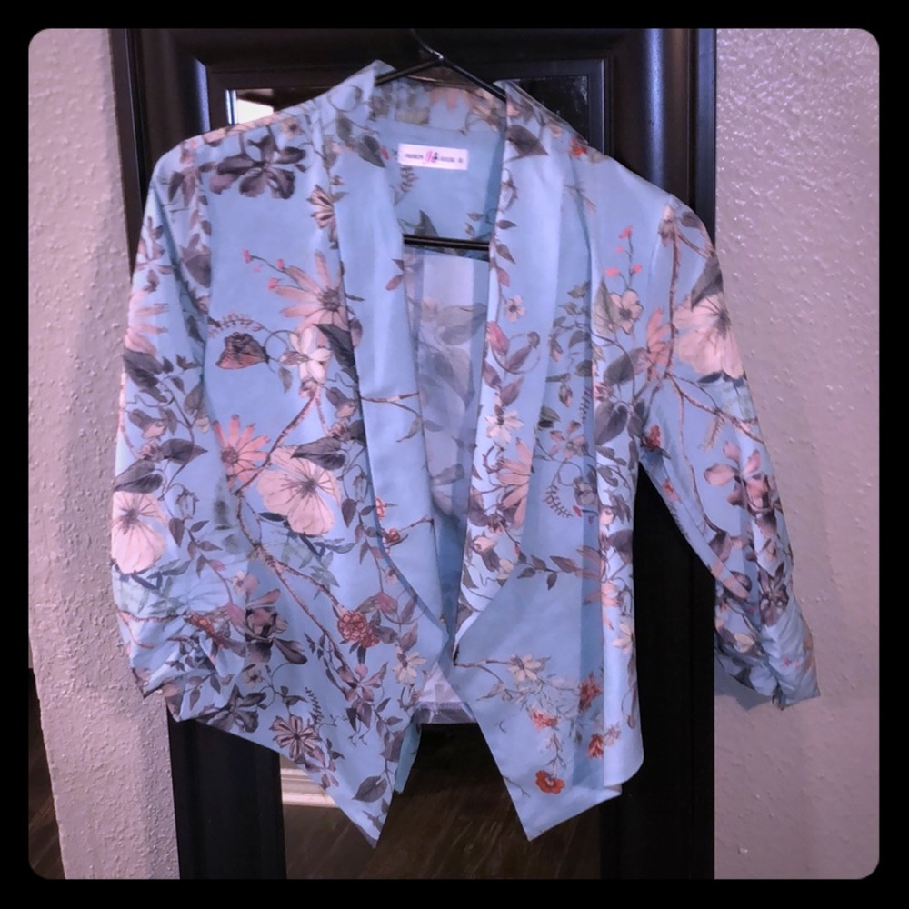 Pink pencil skirt size M! And blue blazer Size M!